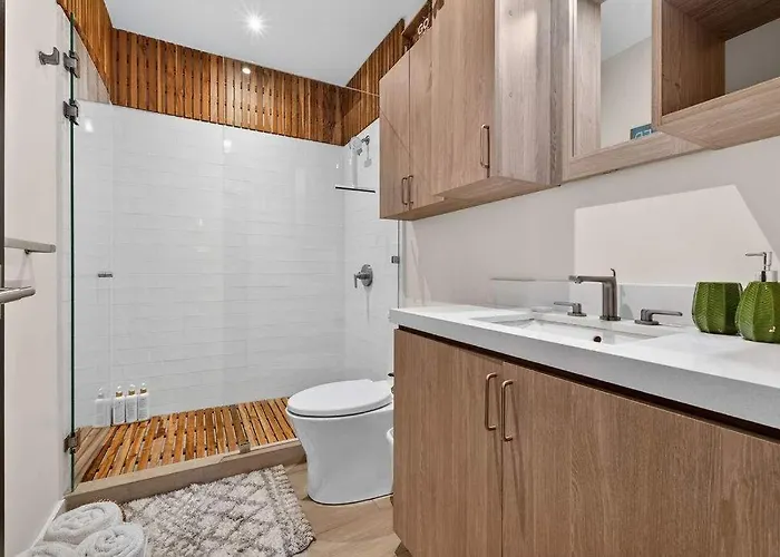 Scenic Ocean Escape With Ocean Breeze