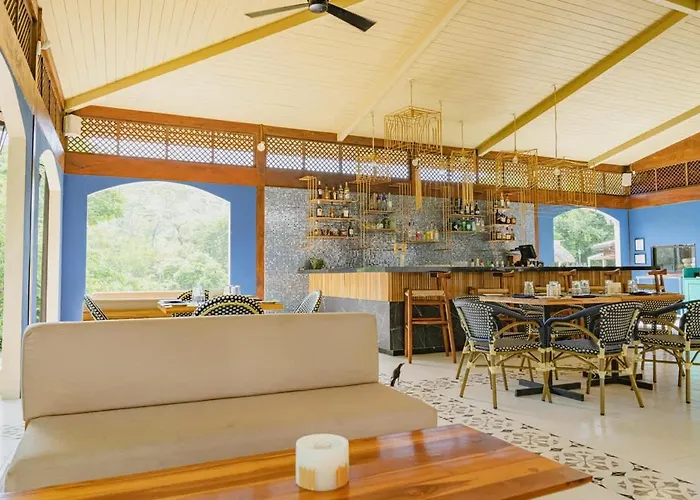 Scenic Ocean Escape With Ocean Breeze *